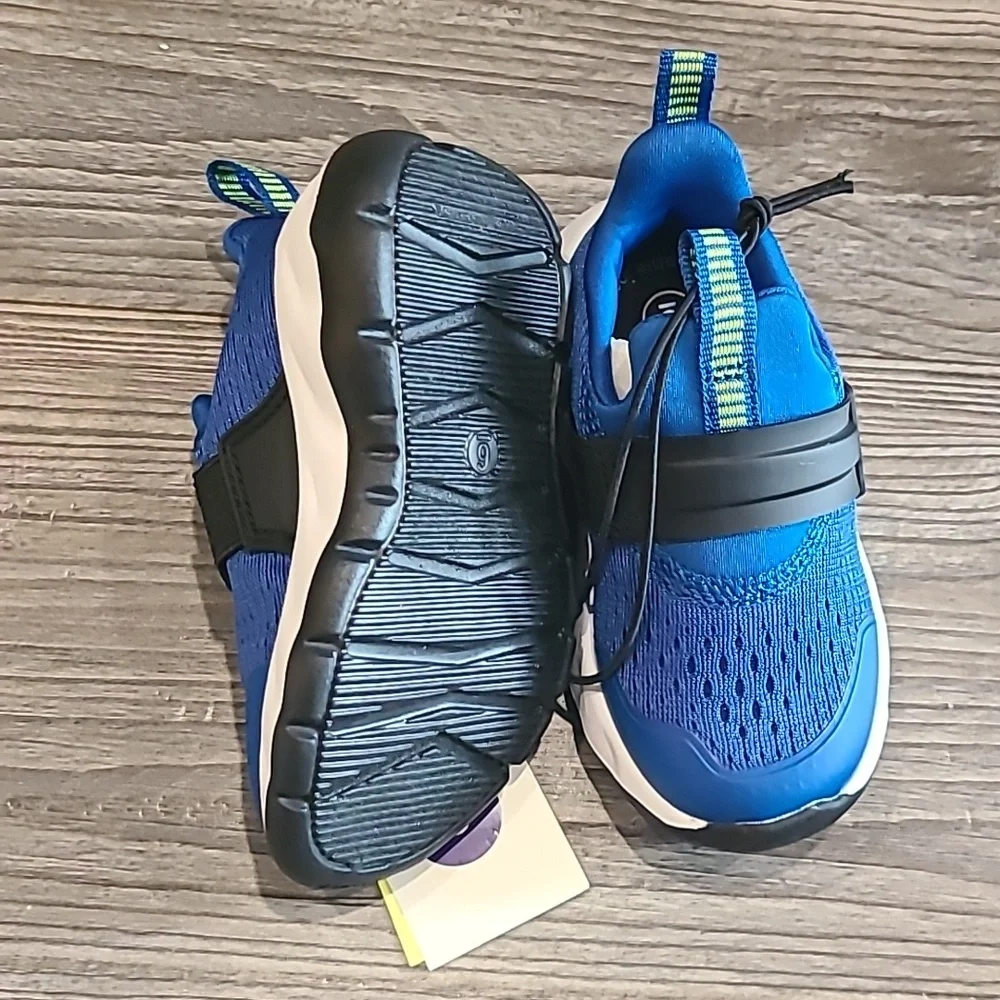 All in Motion Kids Blue Dannie Performance Sneakers Size 6